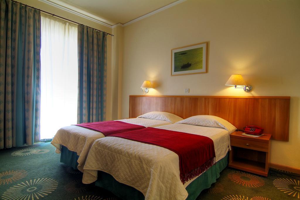 Hotel Kalafati Itea Exteriör bild